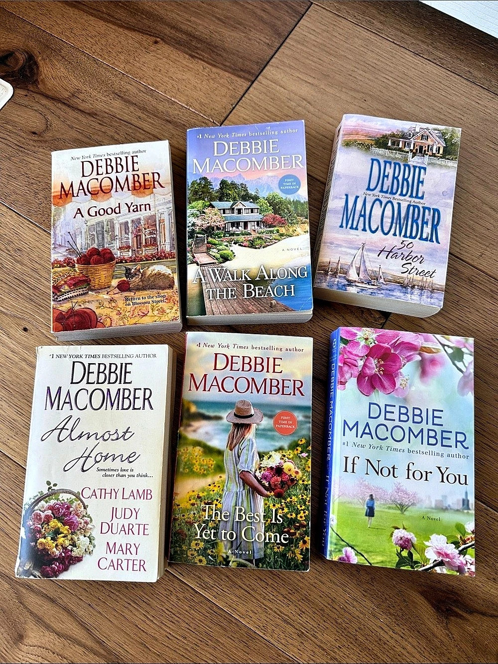 Debbie Macomber Paperback Novel Bundle (6 Books)
